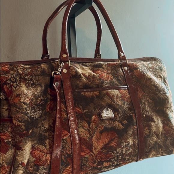 Floral Tapestry Weekender Bag - Picture 1 of 3